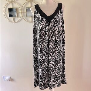 Notations woman Black and White Sleeveless Dress, spring summer shift plus 3X
